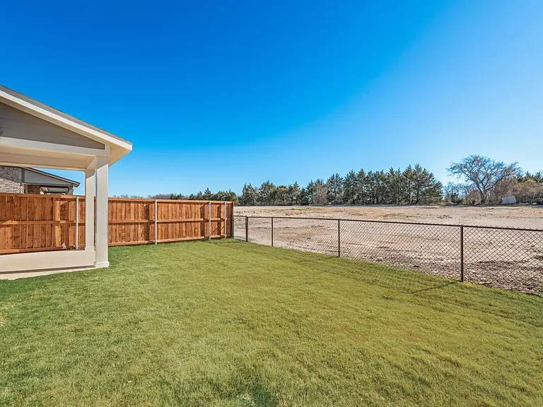 6846 Florence Dr — Photo 18
