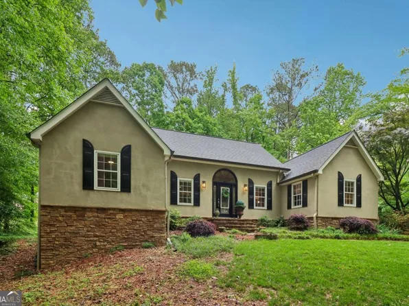 214 Newport Rd SW, Lilburn, GA 30047