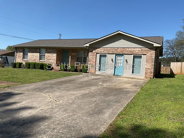 801 Louise Ave — Photo 2