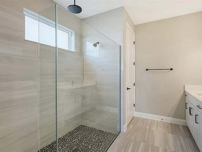 16905 Sweetwater Village Dr — Photo 24