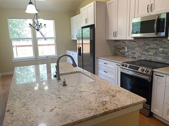 4th image of 646 Birch Ln