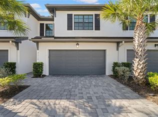 7316 Rockefeller Dr, Naples, FL 34119