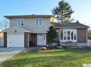 1114 Bernard Dr, Westbury, NY 11590