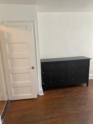 Rented by Batra Group Inc | media 40