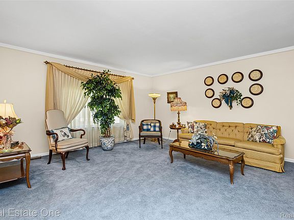 5th image of 420 Rosario Ln