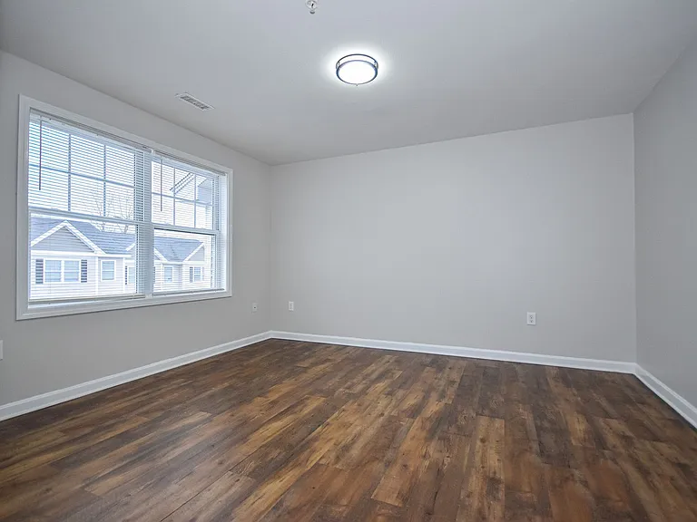Jefferson Court — Photo 37