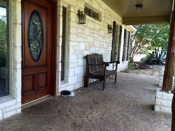 3rd image of 405 Saddlehorn Dr