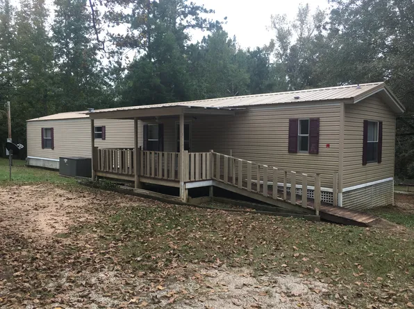 1907 Fieldcrest Rd, Titus, AL 36080