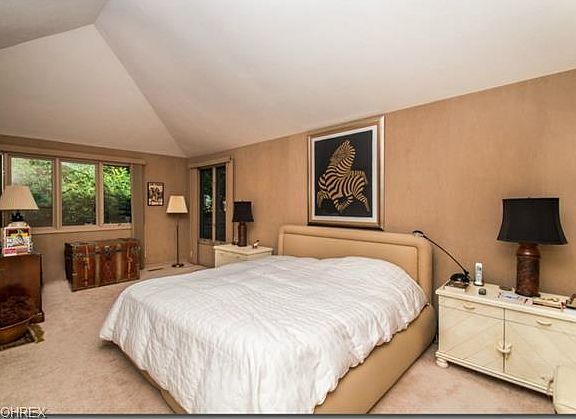 3rd image of 15 Stratford Ct
