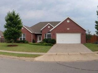1198 S River Meadows Dr, Fayetteville, AR 72701