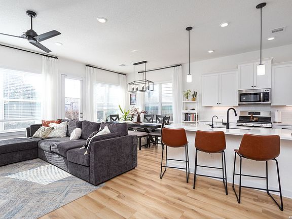 4th image of 5843 Whitby Unit 3