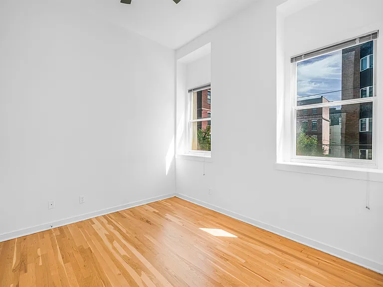 716 Madison St #204 — Photo 11