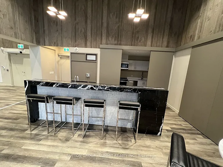 85 Oneida Cres #401 — Photo 29