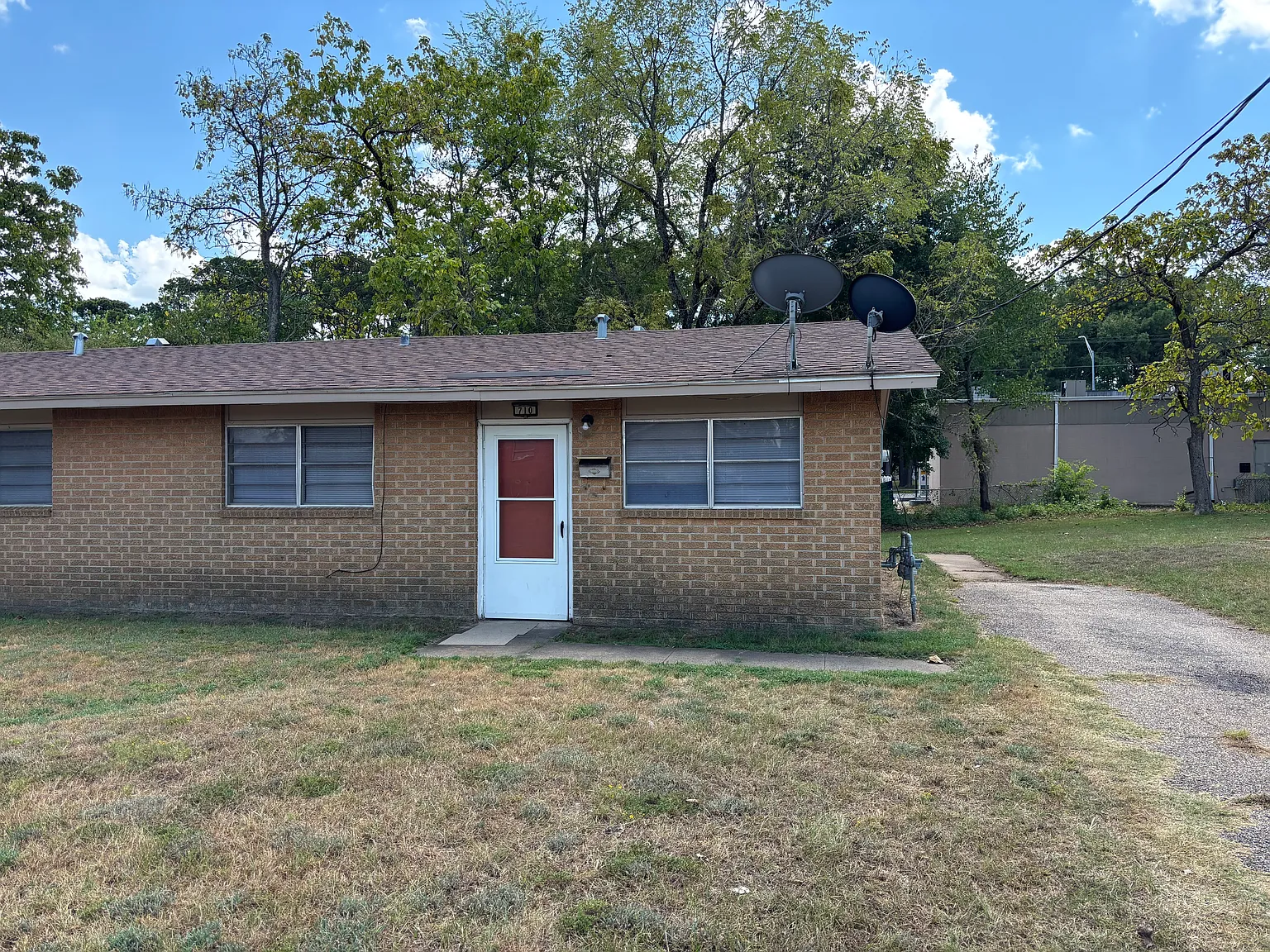 2 bed, $750 — Photo 2