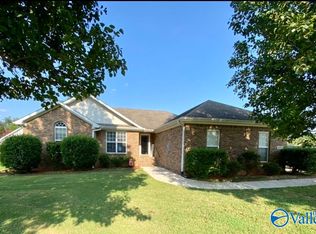 105 Chambray Dr, Owens X Rds, AL 35763