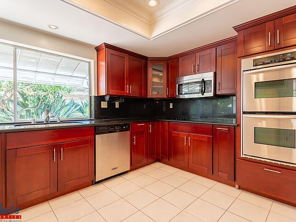 4th image of 6767 Glenview Dr