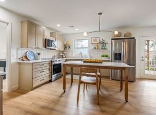 1106 NE 10th St, Bentonville, AR 72712