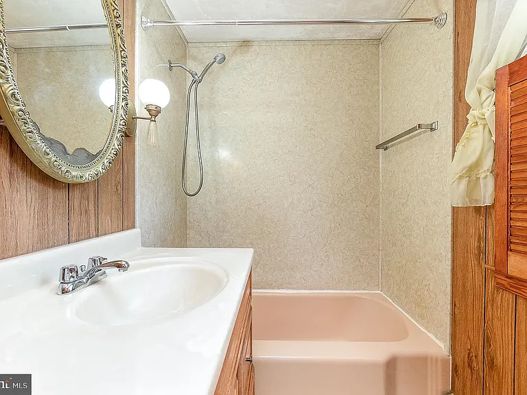 4254 Chapel Rd — Photo 16