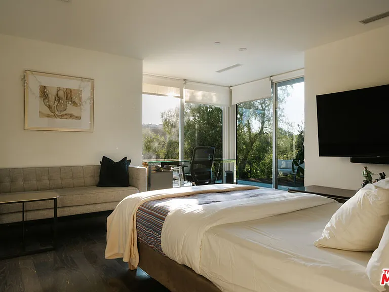 2651 Nichols Canyon Rd — Photo 17