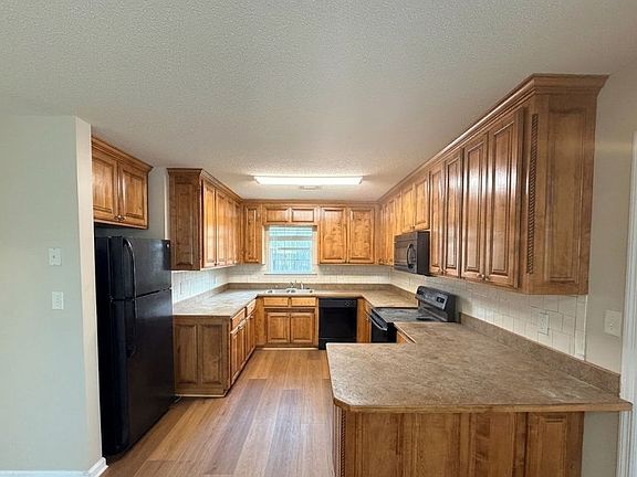 3rd image of 5759 Fontana Rd