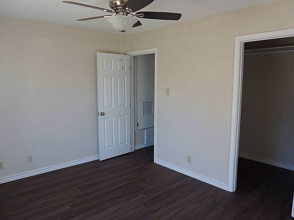 5th image of 1915 Mistletoe Dr