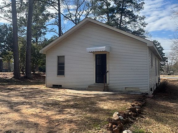 4th image of 2980 Military Rd