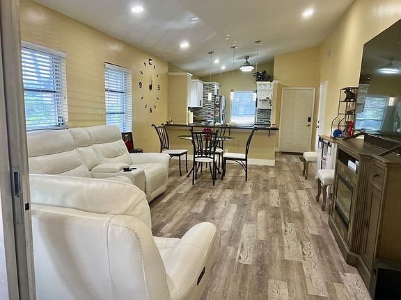 5th image of 8053 Springtree Road #8053