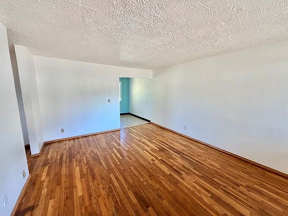 2nd image of 2204 SE 50th Ave #4