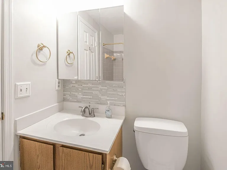 6121 Cedar Wood Dr — Photo 8
