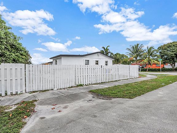 3rd image of 5251 NE 8 Avenue