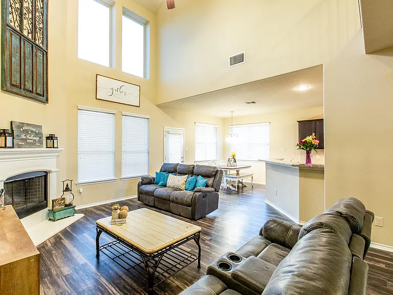 1324 Red River Dr — Photo 13