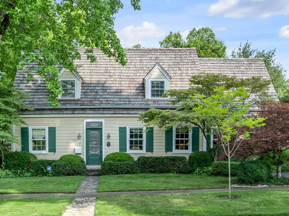 217 Henry Clay Blvd, Lexington, KY 40502