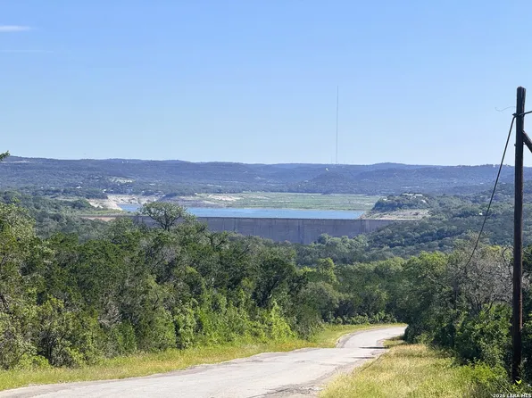 330 PRIVATE ROAD 2610, Mico, TX 78056