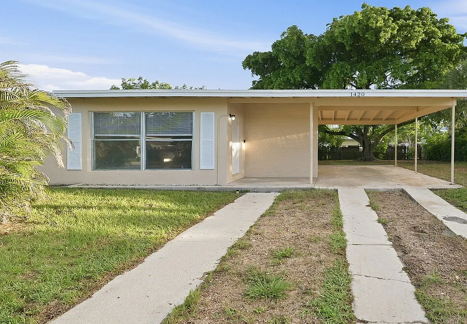 1420 NE 40th Ct