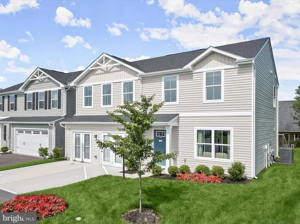 543 Raeann Dr, Greencastle, PA 17225