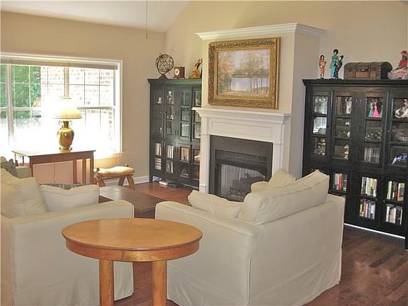 2nd image of 680 Williamsport Ct