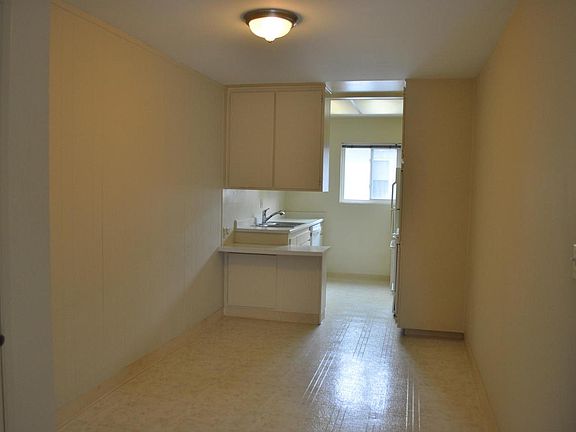 5th image of 2665 Harbor Blvd