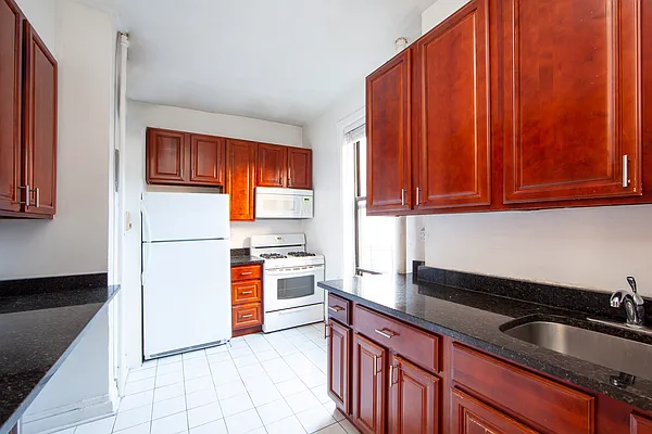 Rented by Highline Residential | media 4