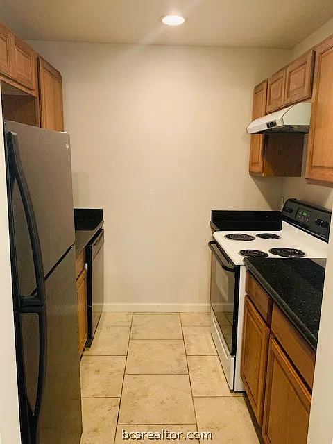 1810 Potomac Pl — Photo 4