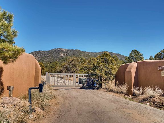 3rd image of 1800 Camino De Cruz Blanca