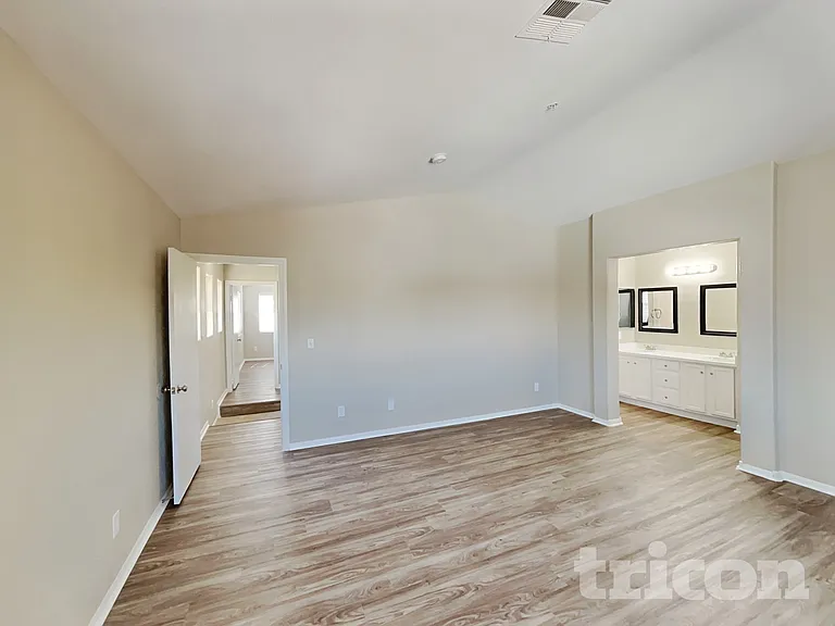 2922 Trembling Hill Ave — Photo 6