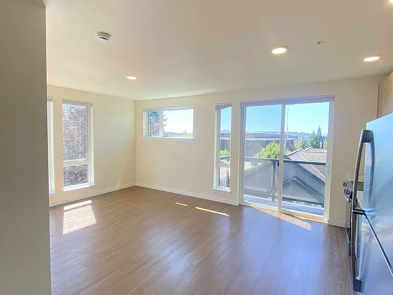 1439 NW 60th St #302BALLARD — Photo 2