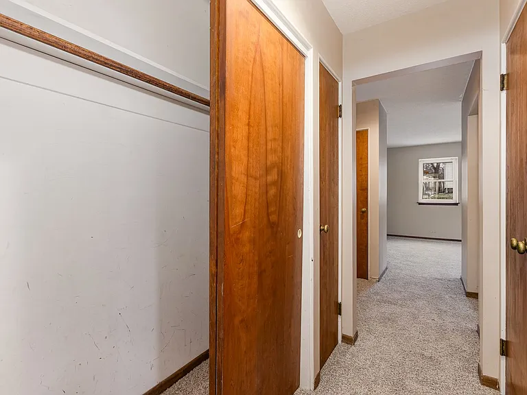 215 Birch St S — Photo 15