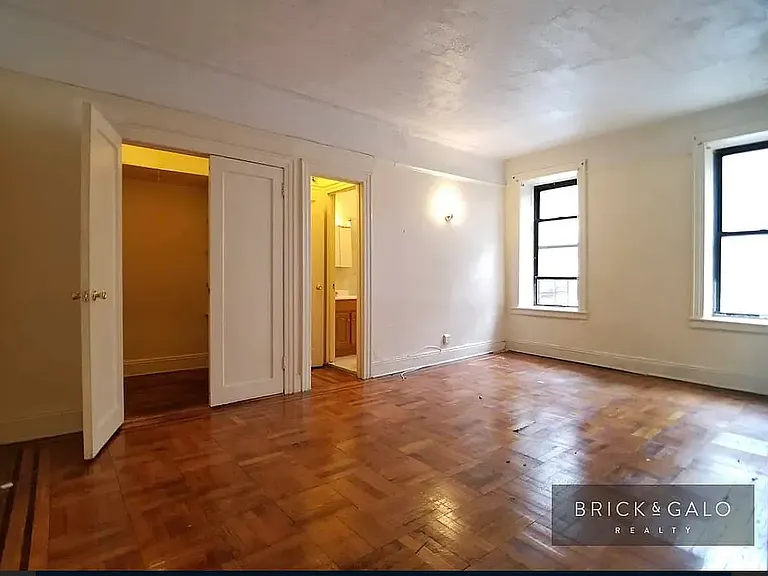 2101 Westbury Ct #3I — Photo 8