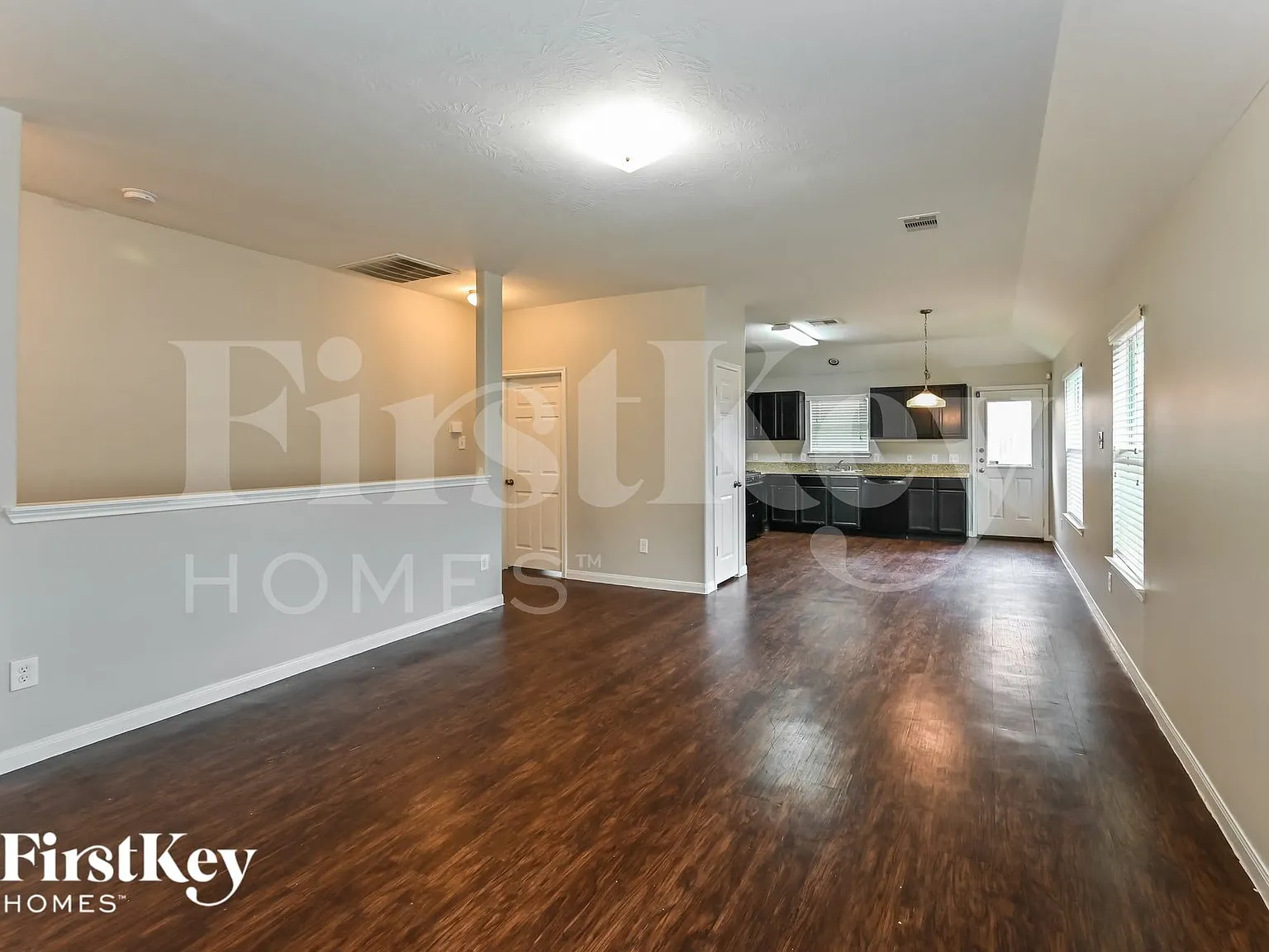 4 bed, 2.0 bath, 1433 sqft, $1,980 — Photo 3