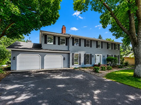 2440 Sunrise Dr, Little Canada, MN 55117