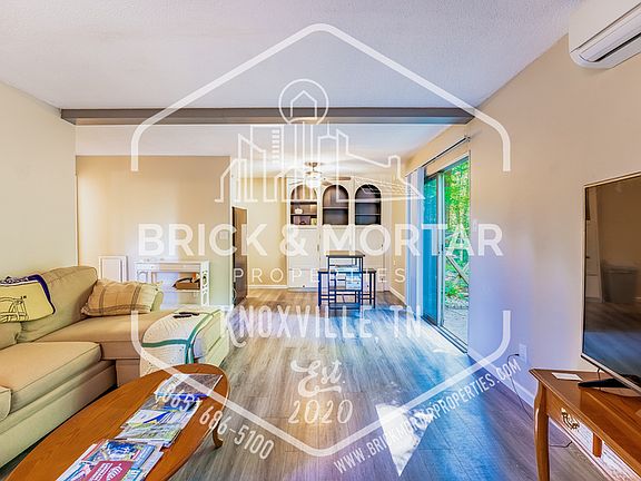 3rd image of 617 S Gallaher View Rd #101