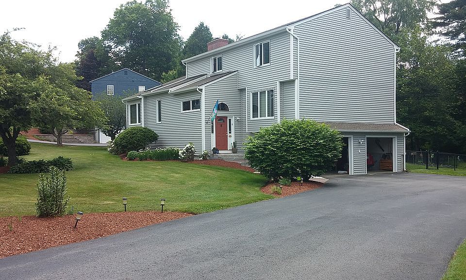 2nd image of 23 Bicentennial Dr