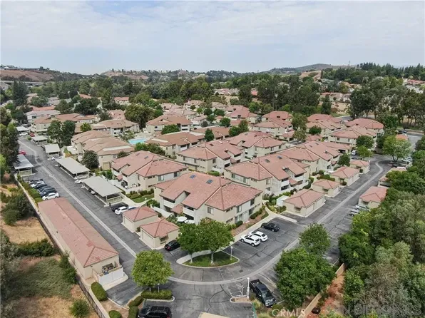 19 Country Mile Rd, Pomona, CA 91766