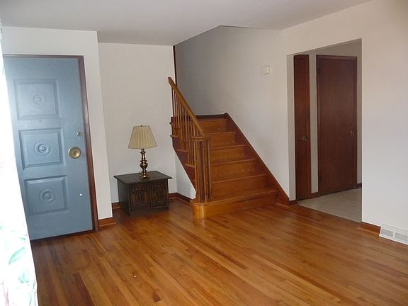 Living Rm 18x12 w Closet